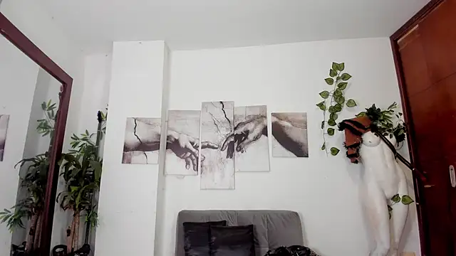 Snapshot of Giotrashy chatting on 10-18-25, 07:58 Giotrashy online show from 10-18-25, 07:58