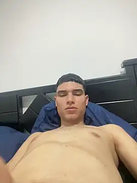 Snapshot of Saul_yei chatting on 10-05-25, 10:29 Saul yei online show from 10-05-25, 10:29