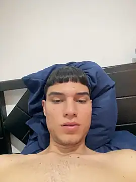 Snapshot of Saul_yei chatting on 10-16-25, 08:10 Saul yei online show from 10-16-25, 08:10