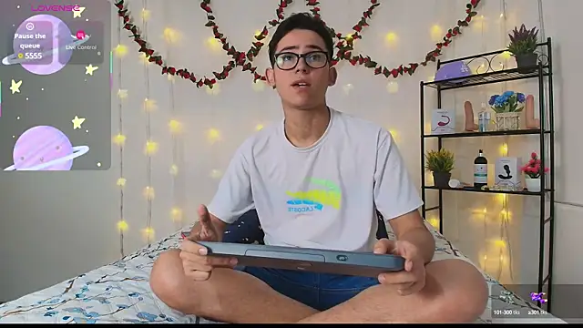 Snapshot of Danny-Swift13 chatting on 03-18-25, 08:04 Danny-Swift13 online show from 03-18-25, 08:04