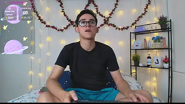 Snapshot of Danny-Swift13 chatting on 03-19-25, 08:54 Danny-Swift13 online show from 03-19-25, 08:54