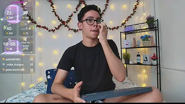 Snapshot of Danny-Swift13 chatting on 03-20-25, 03:02 Danny-Swift13 online show from 03-20-25, 03:02