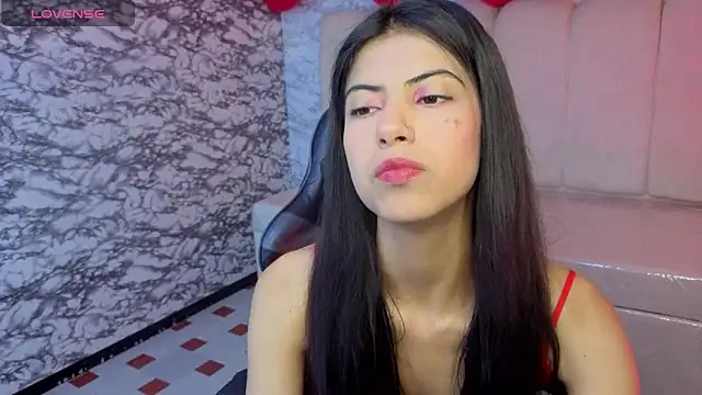 Snapshot of _Kitty_v chatting on 02-14-26, 01:19 Kitty v online show from 02-14-26, 01:19