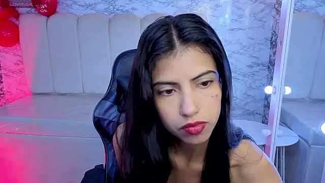 Snapshot of _Kitty_v chatting on 02-17-26, 01:29 Kitty v online show from 02-17-26, 01:29