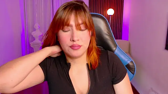 Snapshot of karla_hill_28 chatting on 05-28-26, 03:37 karla hill 28 online show from 05-28-26, 03:37