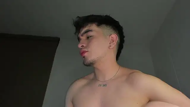 Snapshot of cmzo_ chatting on 11-03-25, 12:57 cmzo online show from 11-03-25, 12:57