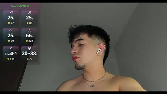 Snapshot of cmzo_ chatting on 12-03-25, 01:35 cmzo online show from 12-03-25, 01:35