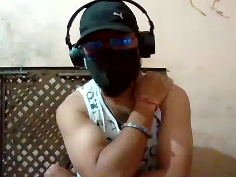 Snapshot of indori_guy chatting on 04-09-26, 12:10 indori guy online show from 04-09-26, 12:10