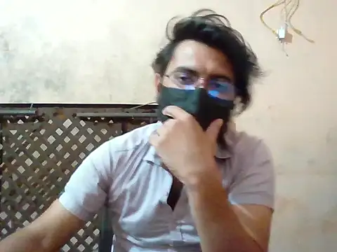 Snapshot of indori_guy chatting on 05-17-26, 10:55 indori guy online show from 05-17-26, 10:55