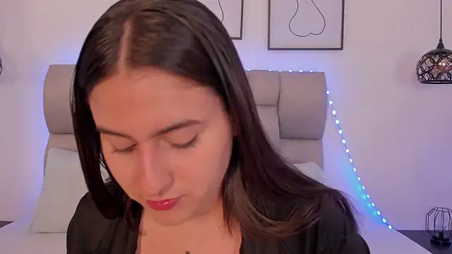 Hanna Evans   online show from 02-04-26, 12:44