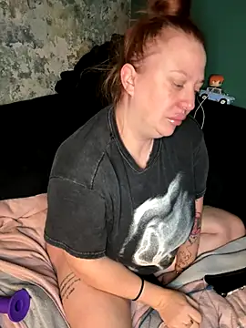 Snapshot of XxXMistyXxX chatting on 11-01-25, 11:40 XxXMistyXxX online show from 11-01-25, 11:40