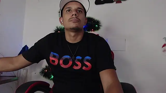 Snapshot of MrOlivers chatting on 12-17-25, 04:51 MrOlivers online show from 12-17-25, 04:51