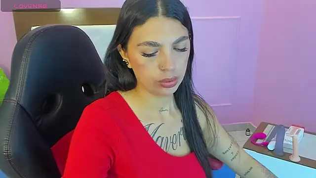 Snapshot of TATILARSON1 chatting on 11-08-25, 12:49 TATILARSON1 online show from 11-08-25, 12:49