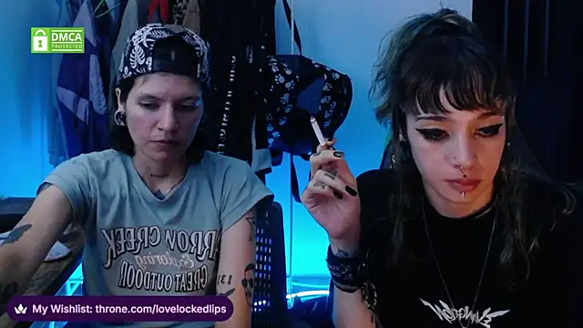 Snapshot of lovelockedlips chatting on 05-21-26, 03:24 lovelockedlips online show from 05-21-26, 03:24
