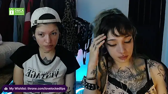 Snapshot of lovelockedlips chatting on 05-27-26, 03:20 lovelockedlips online show from 05-27-26, 03:20