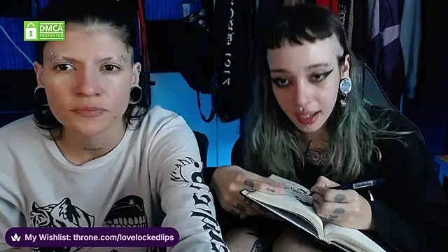 Snapshot of lovelockedlips chatting on 06-01-26, 06:15 lovelockedlips online show from 06-01-26, 06:15