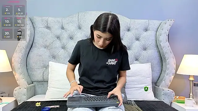 Lili Opal online show from 02-10-26, 12:20