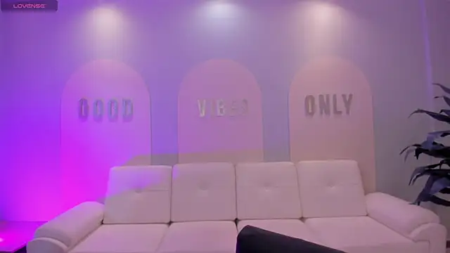 MaiaCollins online show from 09-25-25, 05:38