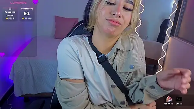 Snapshot of Malory_tay1 chatting on 10-10-25, 07:02 Malory tay1 online show from 10-10-25, 07:02