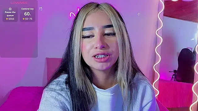 Snapshot of Malory_tay1 chatting on 11-19-25, 07:03 Malory tay1 online show from 11-19-25, 07:03