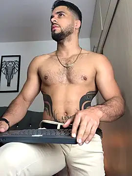 Maximiliano ford online show from 10-19-25, 09:43