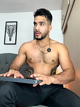 Maximiliano ford online show from 11-22-25, 10:36