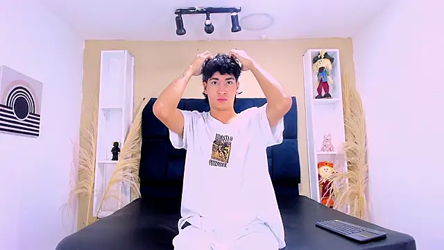 Jhojan twink online show from 10-03-25, 12:13