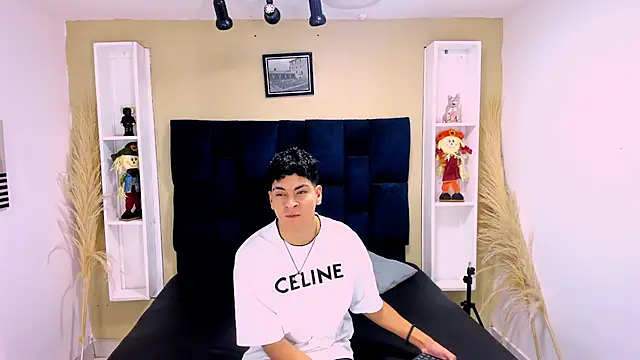 Jhojan twink online show from 10-08-25, 12:36