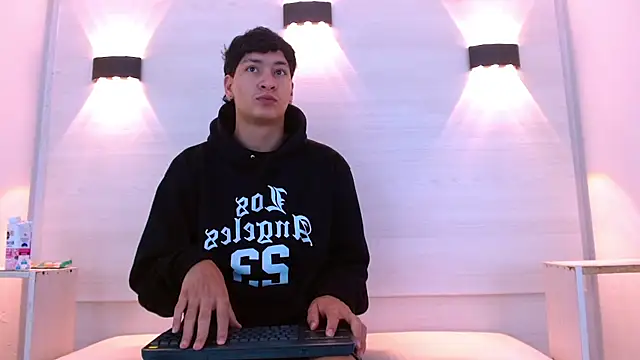 Jhojan twink online show from 12-05-25, 12:03