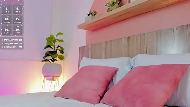 Snapshot of nina_blake chatting on 11-21-25, 08:02 nina blake online show from 11-21-25, 08:02