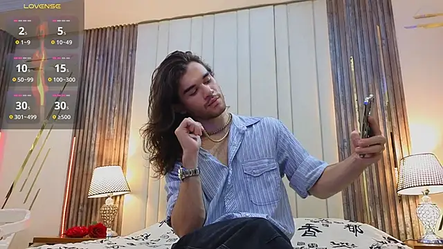 Snapshot of FreyrVik chatting on 11-21-25, 04:49 FreyrVik online show from 11-21-25, 04:49