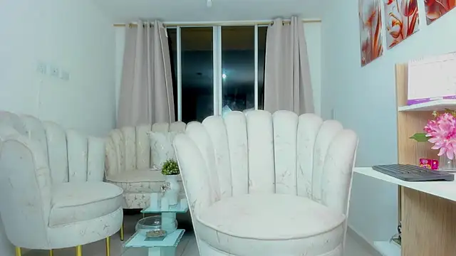 Snapshot of karol_f00x chatting on 10-06-25, 02:53 karol f00x online show from 10-06-25, 02:53