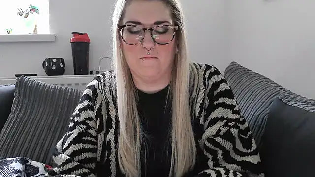 Sizzling Indie36 online show from 11-18-25, 02:54