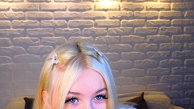 minigirl online show from 03-22-25, 03:20