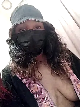 Snapshot of So8nan chatting on 03-16-25, 12:01 So8nan online show from 03-16-25, 12:01