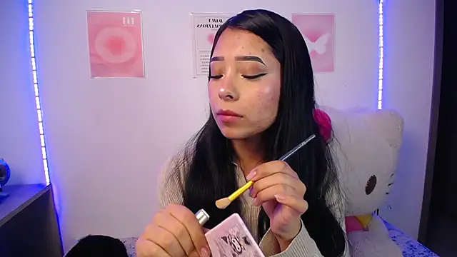 Snapshot of Emilybutterfly1 chatting on 12-03-25, 03:25 Emilybutterfly1 online show from 12-03-25, 03:25