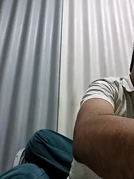 Snapshot of John96999 chatting on 06-02-26, 05:04 John96999 online show from 06-02-26, 05:04