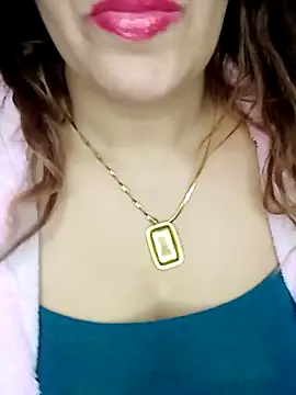 Snapshot of Maya-Moon chatting on 11-29-25, 03:48 Maya-Moon online show from 11-29-25, 03:48