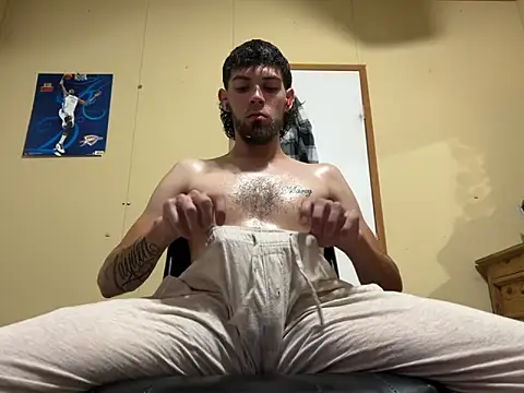 Snapshot of bwcizThrobbing chatting on 09-17-25, 10:28 bwcizThrobbing online show from 09-17-25, 10:28