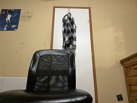 Snapshot of bwcizThrobbing chatting on 09-21-25, 11:12 bwcizThrobbing online show from 09-21-25, 11:12