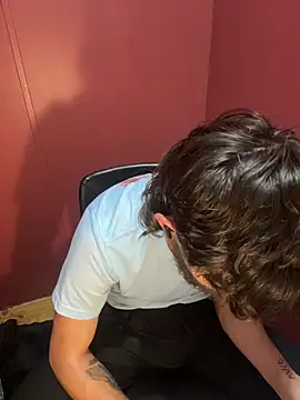 Snapshot of bwcizThrobbing chatting on 11-05-25, 06:35 bwcizThrobbing online show from 11-05-25, 06:35