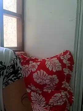 emiliemilf online show from 04-13-26, 08:14