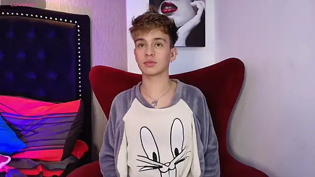 LiamWildx20 online show from 09-19-25, 04:47