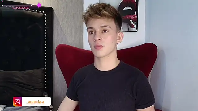 LiamWildx20 online show from 02-06-26, 03:22