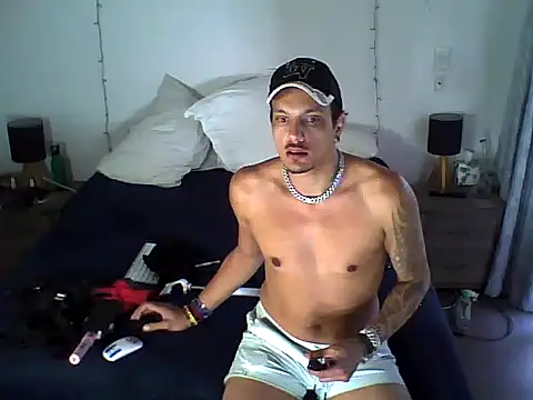 Snapshot of TAIZ69WORLD chatting on 10-31-25, 07:59 TAIZ69WORLD online show from 10-31-25, 07:59