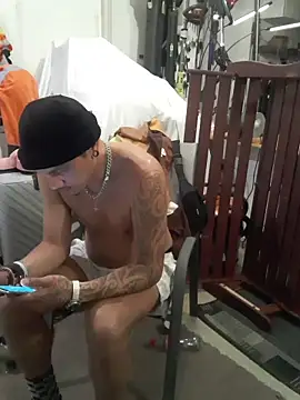 Snapshot of TAIZ69WORLD chatting on 11-01-25, 10:39 TAIZ69WORLD online show from 11-01-25, 10:39