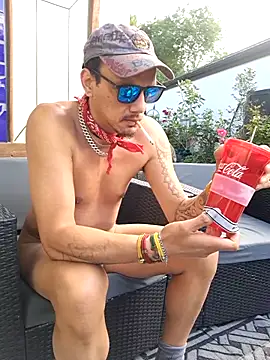 Snapshot of TAIZ69WORLD chatting on 12-23-25, 06:22 TAIZ69WORLD online show from 12-23-25, 06:22