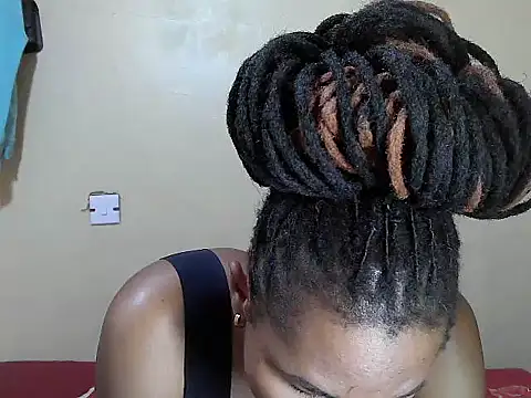 Creamy-Aisha online show from 11-11-25, 11:10