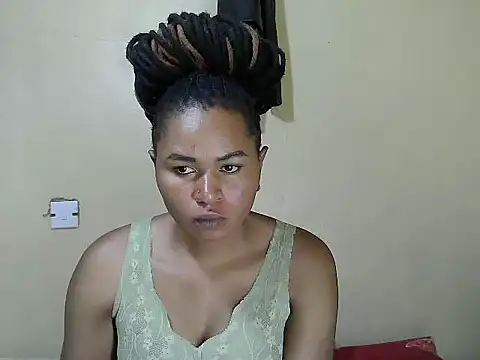 Creamy-Aisha online show from 11-21-25, 08:46