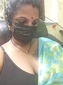 Snapshot of poojaa-rani chatting on 02-01-26, 06:17 poojaa-rani online show from 02-01-26, 06:17